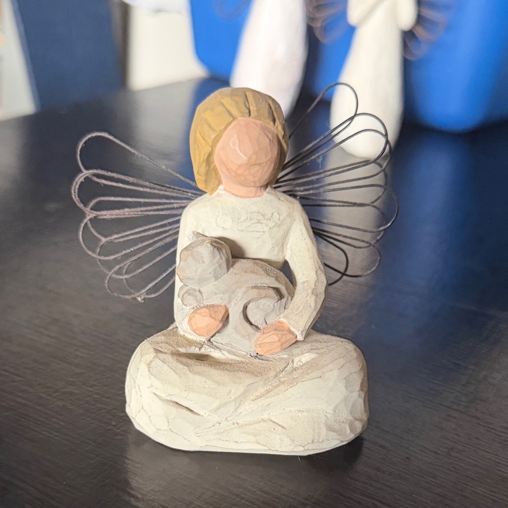 Willow Tree Angel with Cat in Cream and Brown